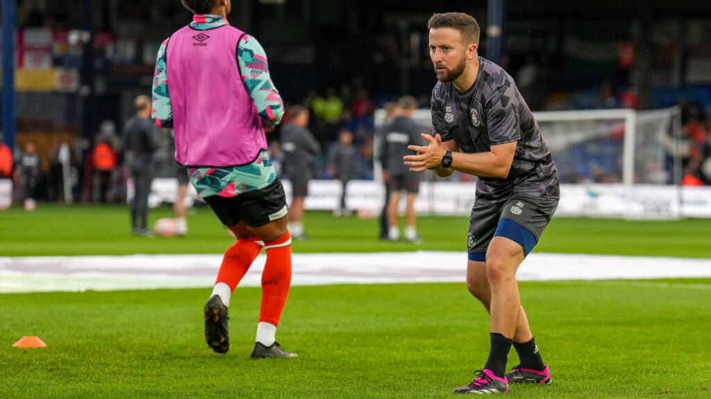 Il responsabile delle prestazioni del Luton Town, Jared Roberts-Smith