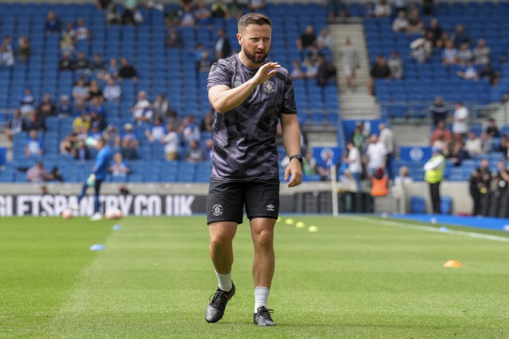 "Catapult ci permette di concentrarci su ciò che conta di più: migliorare le nostre prestazioni sul campo e ottenere risultati costanti", ha dichiarato Roberts-Smith del Luton Town.